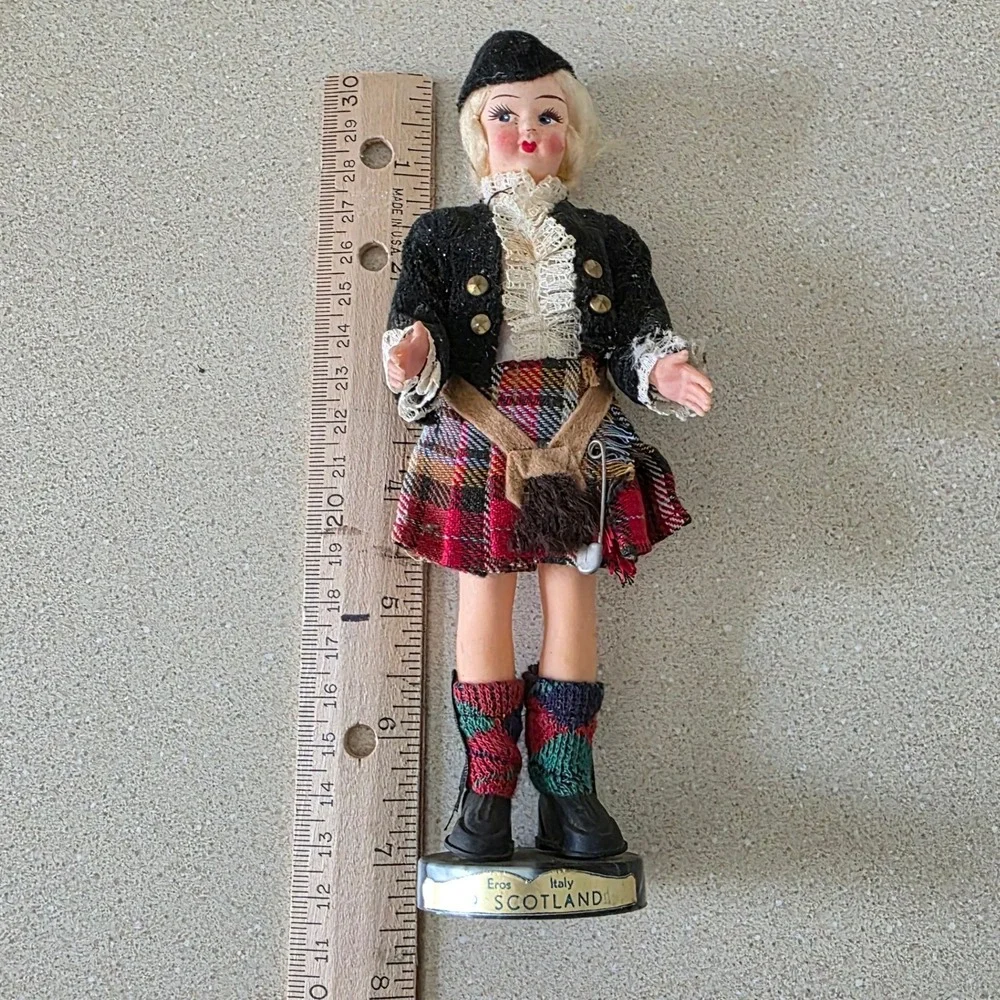 Eros Souvenir Doll 8